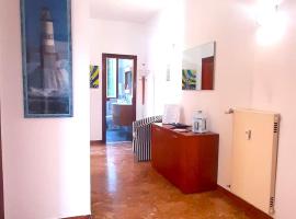 VENICE Sweet Home - your home in a beautiful neighborhood of the City of Venice, hotel em Favaro Veneto