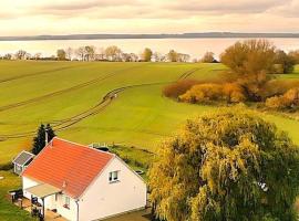 Ferienwohnung Seeblick, hotel with parking in Retgendorf