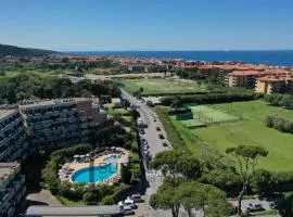 Suites Marilia Apartments Pool Side - Suite Livorno Holiday Home Group