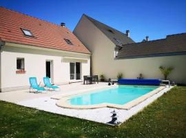 Maison Piscine et Jardin - Bethisy st Martin(Oise), ξενοδοχείο σε Béthisy-Saint-Martin
