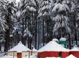 The Glamping Spot Kalam, prabangi stovyklavietė mieste Kalām