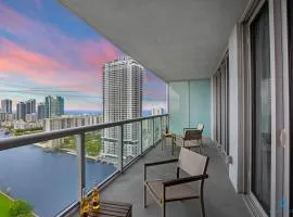 Infinite View and Balcony with Pool, Near Beach