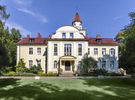 Pałac Nieznanice Zabytek Gościnny ze SPA, Ferienhaus in Nieznanice