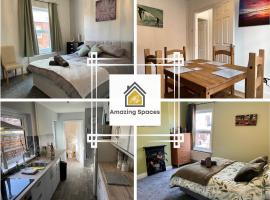 Spacious 2-Bedroom House In Stockton Heath With Free WiFi By Amazing Spaces Relocations Ltd, hotel in Warrington