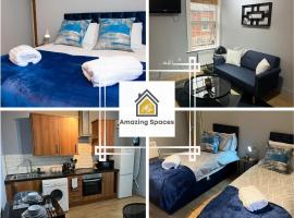 City Centre 2 Bed Flat Sleeps 3 for Work and Leisure with Free Wifi by Amazing Spaces Relocations Ltd, apartment in Warrington