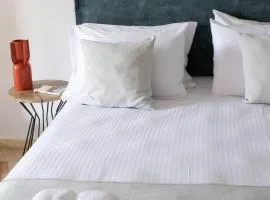 Oniropetra Luxury Suites