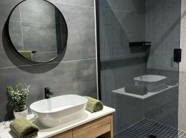 Lemon Tree Guest House, hotel con estacionamiento en Aliwal North