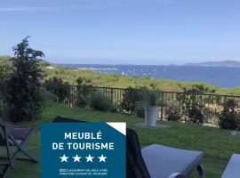 Magnifique T3 DUPLEX Vue Panoramique Golfe Ajaccio, luksushotelli kohteessa Pietrosella