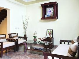 Cherai Vacation Home, villa i Cochin