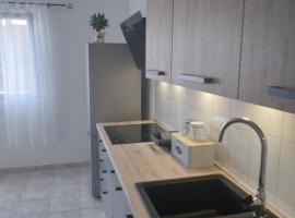 Apartman Maja, апартаменти у місті Велі Іж