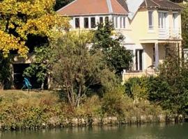 Villa bords de Marne bois Vincennes, hotel en Nogent-sur-Marne