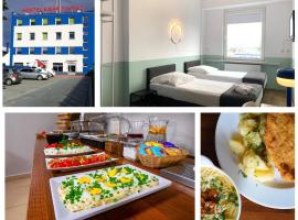Premium Hostel & Bistro: Mielec şehrinde bir Oda ve Kahvaltı
