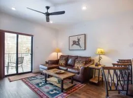 River West Buffalo Mountain Condo: On The Blue River