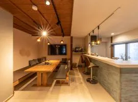 HIDA TAKAYAMA BASE - Traditional Japanese Garage House with Private Sauna