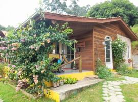 Casa da Montanha: Minha Casa, tua Casa!, hotel v destinaci Gravatal