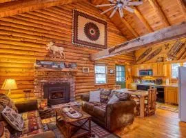 Family-Focused & Pet-Friendly Log Cabin with 4BR 2BA Sleeps 10