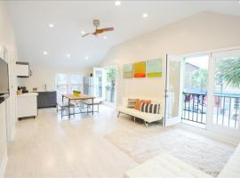 Palms Luxe- 1 BLOCK FROM BEACH ON CENTER ST、フォーリービーチのホテル