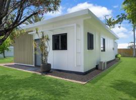 Castle View Cottage, holiday home in Townsville