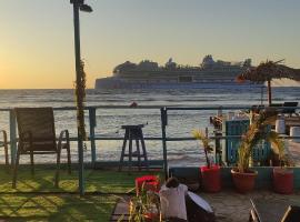 Hotel Victoria s Beach House، فندق بالقرب من مطار خوان مانويل جالفيز الدولي - RTB، 