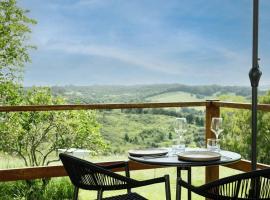 The Honey Barn, Wabi-Sabi Cottage Byron Hinterland, hotel en Clunes