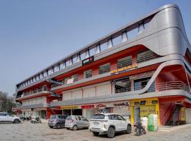 OYO HOTEL BHAVYA Palace、Nadiadのホテル