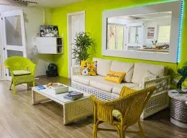 ShineAwayHomes - Family Beach Front central air con