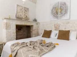 19 White Luxury Suite with Jacuzzi by Wonderful Italy