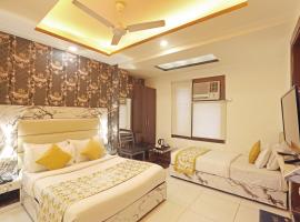 Hotel Triton Grand At Delhi Airport: Yeni Delhi, Delhi Uluslararası Havaalanı - DEL yakınında bir otel