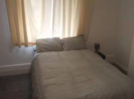 Double-bed (E1) close to Burnley city centre, guest house in Burnley