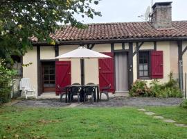 Maison dans village de UZA 6P, hotel di Uza