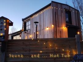 Gesves에 위치한 호텔 Tiny house, sauna hot tub Gesves Namur Ardennes