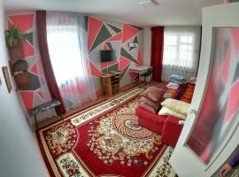 Уютная квартира, тихий район,красивый вид из окон – apartament w mieście Czołponata