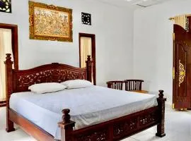 Tebluess Guesthouse Gianyar RedPartner