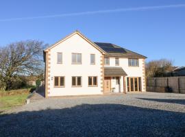 Devon House, vacation home in Holsworthy