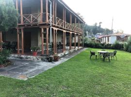 Chevron Eco Lodge Kausani, hotel en Kausani