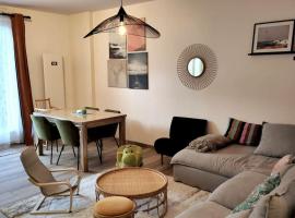 Appartement T3 calme avec jardin privatif, hotel in Pontoise