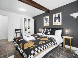 Luxury Spacious Retreat with Hot Tub & Massage beds, viešbutis mieste Kiderminsteris