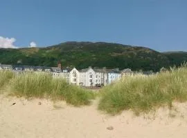 Sandcastles, Barmouth