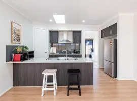 A Cosy 5Beds house in the Clyde