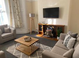 Chepstow House (5 BR with FREE on-steet parking), hotel in Newport