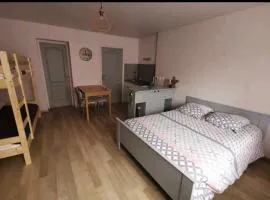 Studio dans maison individuelle - proche du chemin de Stevenson