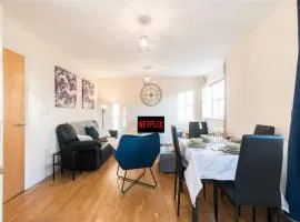 Derby Parliament Spacious 2Bedroom Apartment with Parking