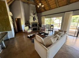 Mpofu Lodge، فندق في Bergview