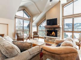 Epic BC Views - Premium 2BD Penthouse, feriehus i Avon
