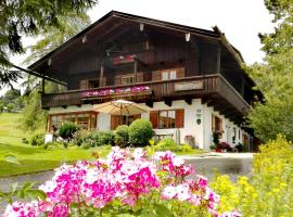 HOCHDÜRRNBERG WATZMANN Doppelzimmer mit Bad Balkon Gästeküche - Frühstück optional, casa de huéspedes en Dürrnberg