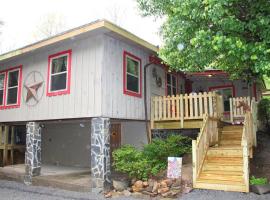 Horse Shoe Cottage: access to the bison ranch, Hotel in Clyde