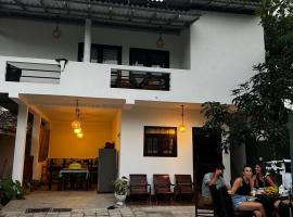 Little Villa Guest House, מלון עם חניה באהנגאמה