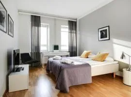 Kotimaailma Apartments Kamppi - Tilava, 2 makuuhuonetta - Rauhallinen, valoisa & täysin varusteltu