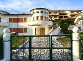 M377 - Marcelli, bilocale con corte esterna e posto auto