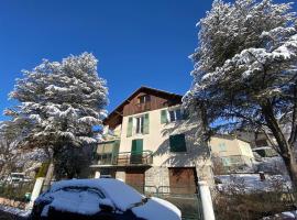 Villa Meyronnes 3 chambres vue degagée montagnes, hotel en Barcelonnette
